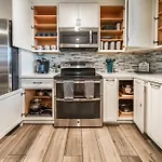 Exquisite 3Br Retreat With Private Pool